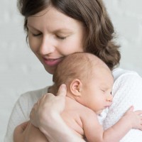 Како да му помогнете на вашето бебе преку сезоната на студено и грип